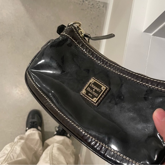 Dooney and Bourke shoulder bag - Picture 5 of 7